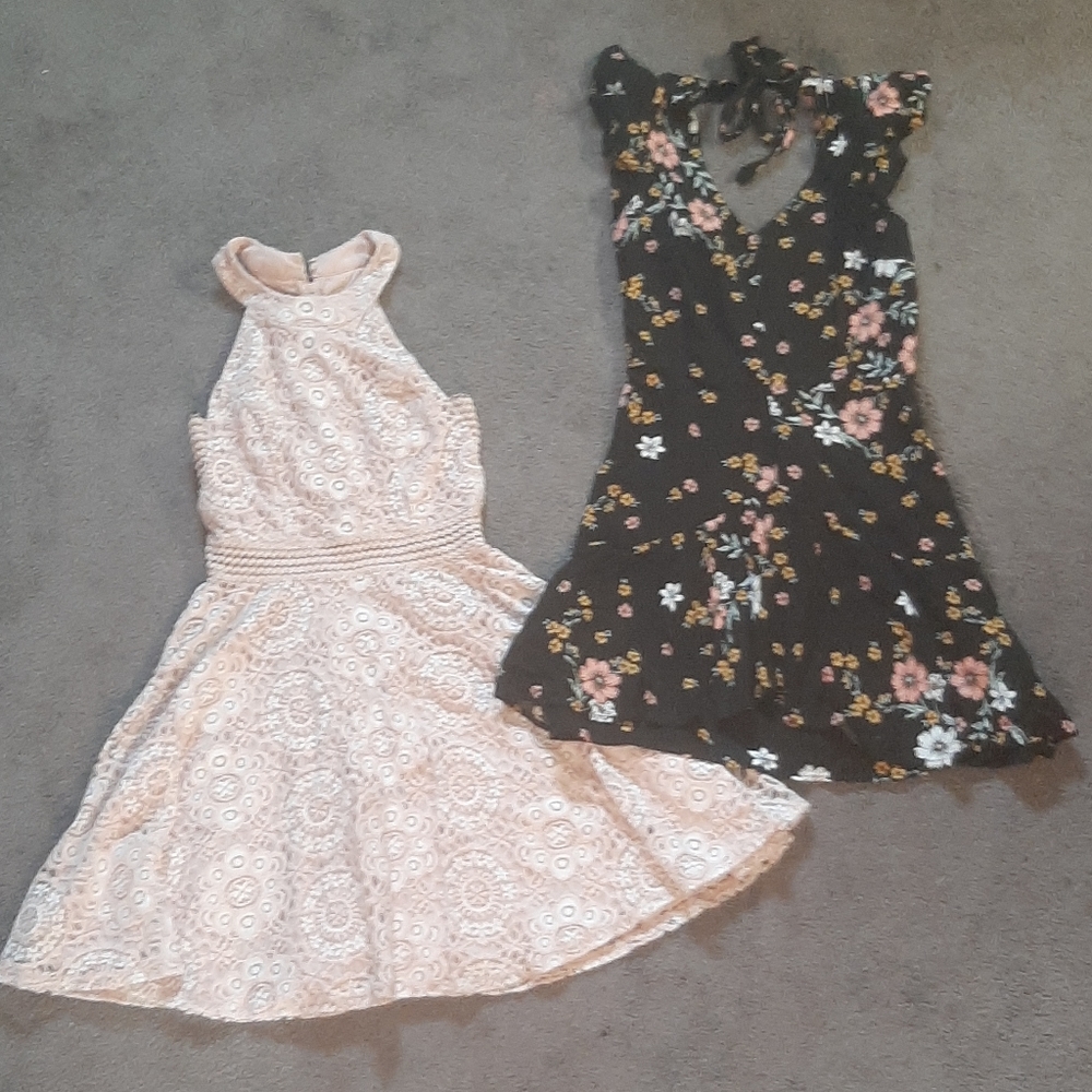 (2) Dresses XS